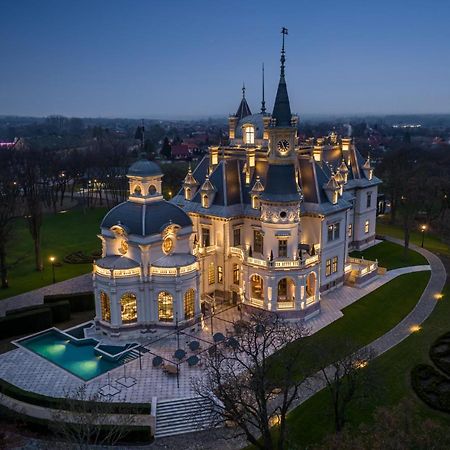 Botaniq Castle Of Tura - Small Luxury Hotels Of The World Extérieur photo
